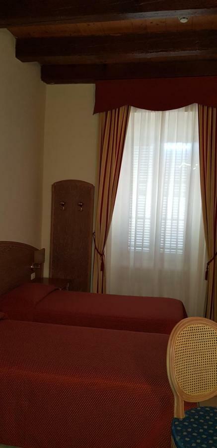 Hotel La Cupola Novara Eksteriør billede