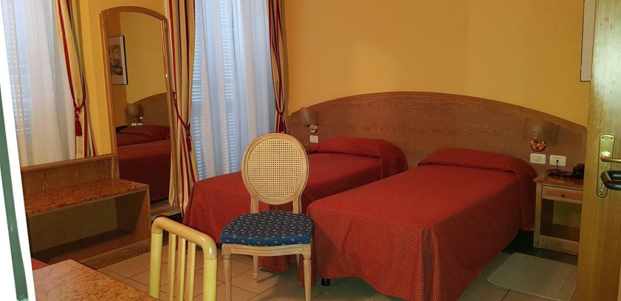 Hotel La Cupola Novara Eksteriør billede